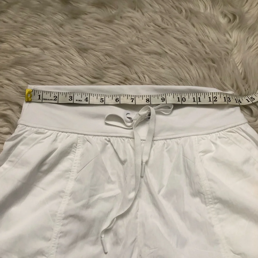 OFFLINE By Aerie The Hugger HomeRun Activewear Athletic White Womens Short M - Picture 8 of 10